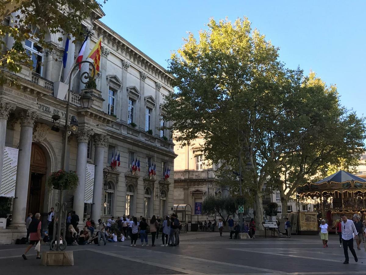 Les Coulisses De L'Horloge - Wifi - 50 M Palais Des Papes Lejlighed Avignon Eksteriør billede